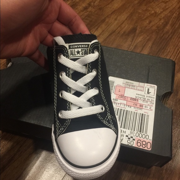 Toddler Size 10 Converse Chuck Taylors - Picture 2 of 3